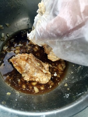 炸鸡翅如何外酥里嫩还入味,炸鸡翅怎么做到外酥里香