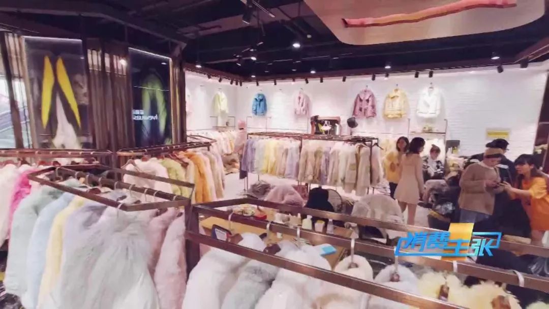 皮衣怎么穿都能穿出高级感,如何挑选适合冬季的皮衣款式