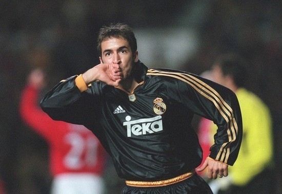 足球指环王劳尔,指环王劳尔庆祝原动作