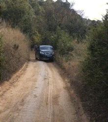 我在学校超市买了一包南京煊赫门收了我19块,我该怎么举报