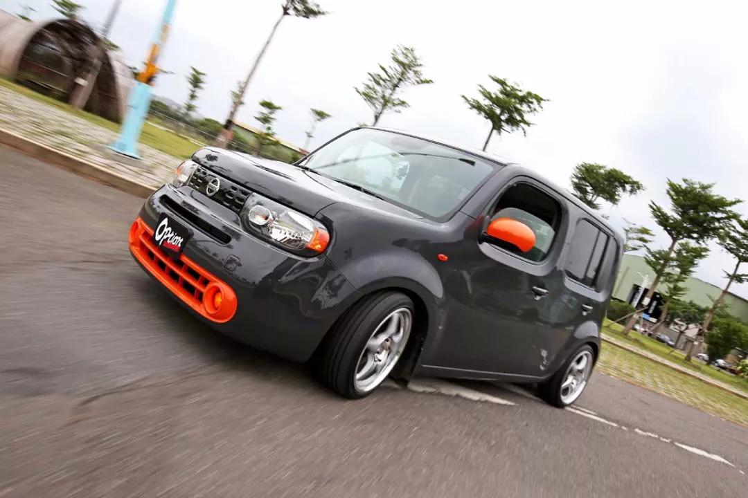 空间魔术师是什么b级轿车,空间魔术师是谁