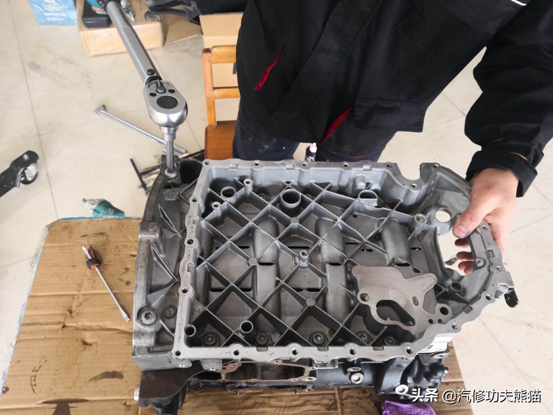 斯柯达烧机油是免拆治理还是大修,斯柯达昊锐烧机油大修