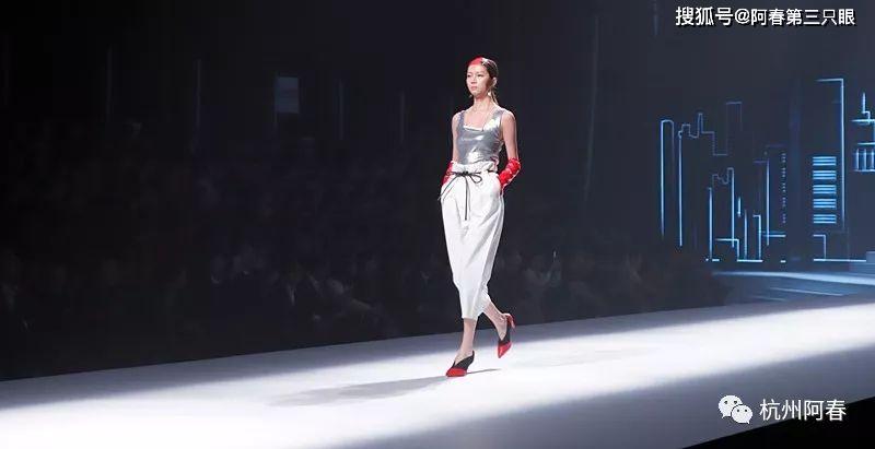 首秀：“千色都市”Yishion/以纯时尚发布