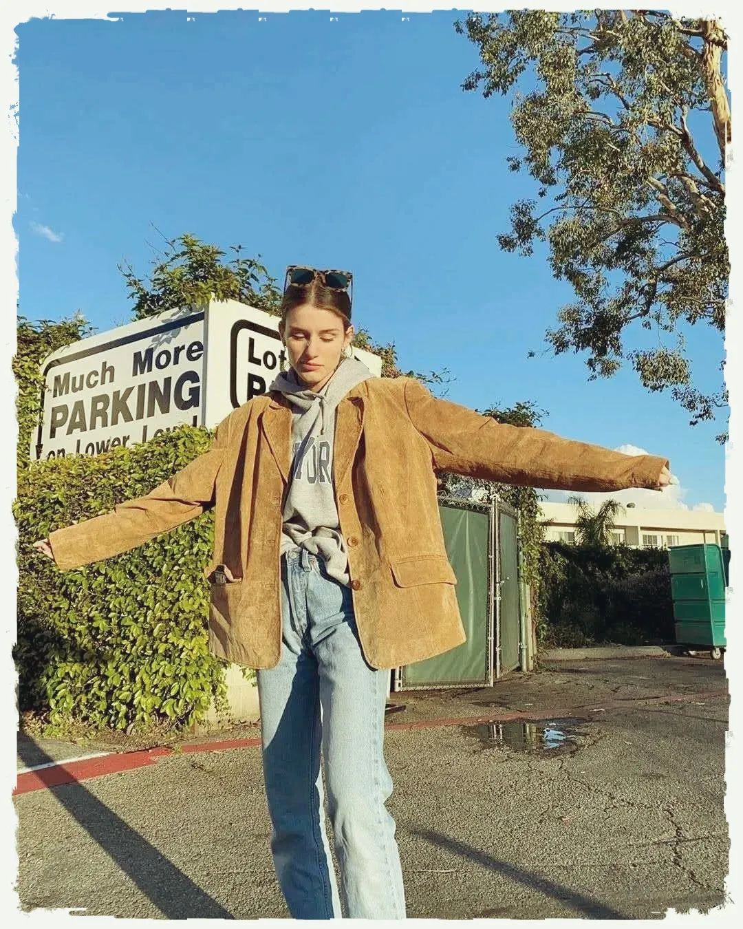 卫衣的3种搭配，你这样穿美爆了