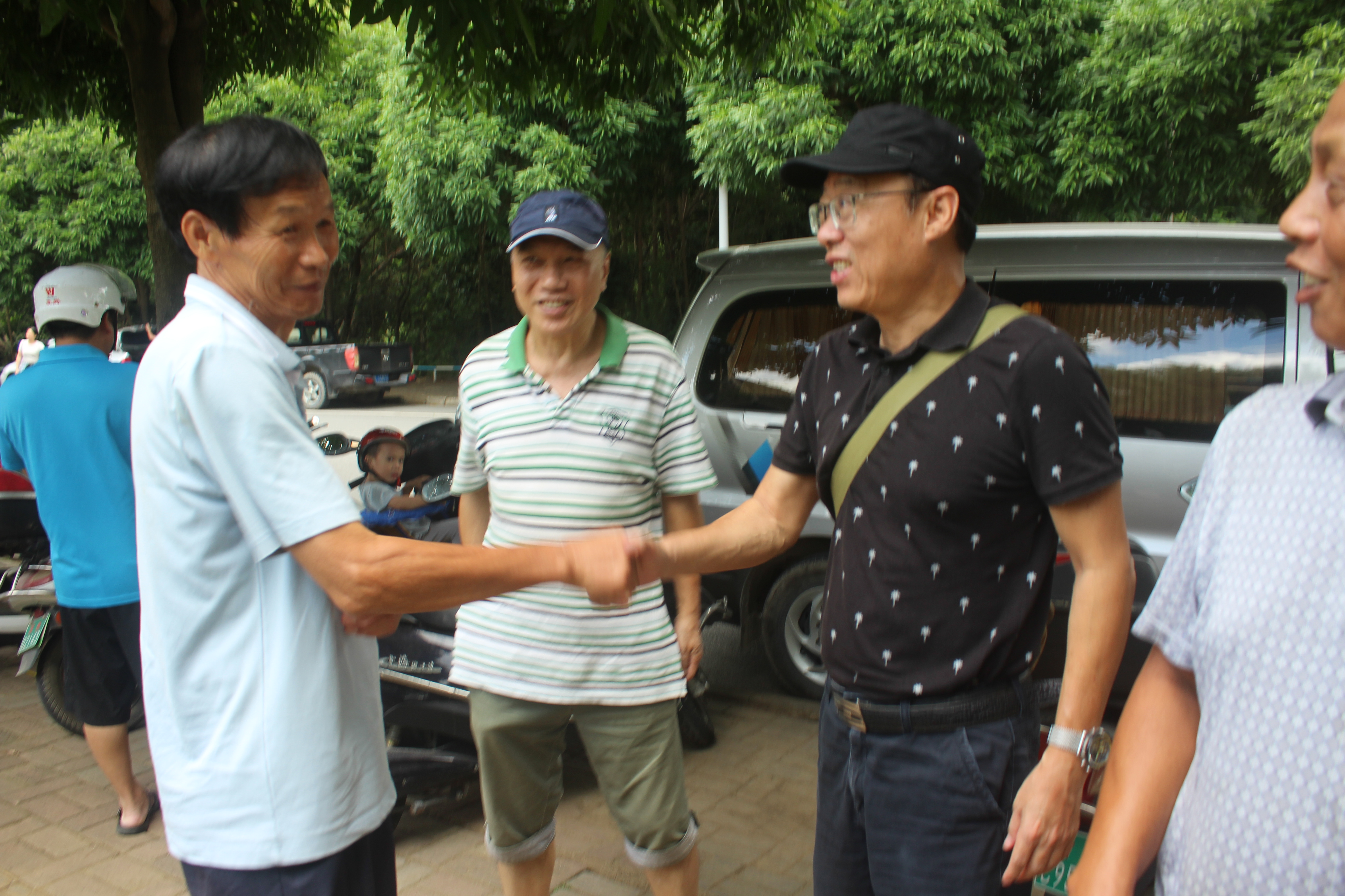 走进广空岁月永恒——地空导弹六团与四五八医院战友庆“八一”
