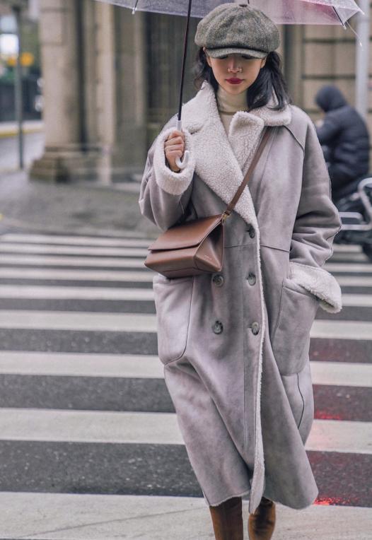 皮毛一体外套2021搭配最爆款女,中长款皮毛一体外套搭配啥