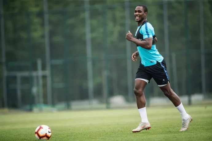 喂？有人做西班牙代购嘛？申花可能有这个需要......