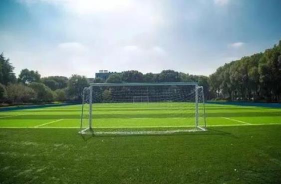 于大宝用脑子顶球,于大宝保护性策应