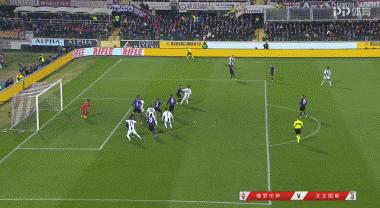 c罗里程碑之夜继续刷新纪录,c罗全场欢呼插兜走