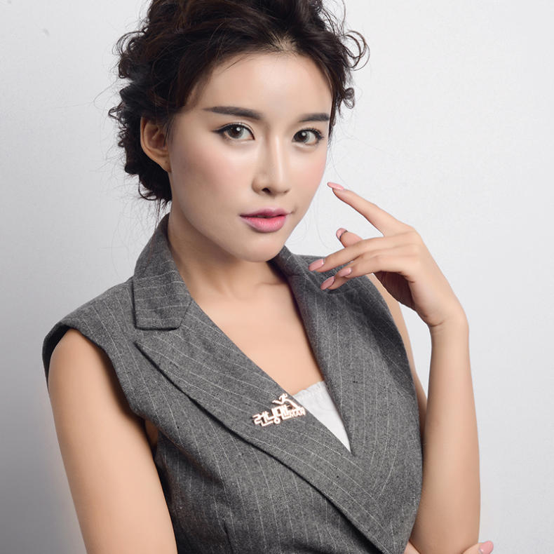 男士工牌胸针的正确戴法,工牌胸针怎么戴不容易掉