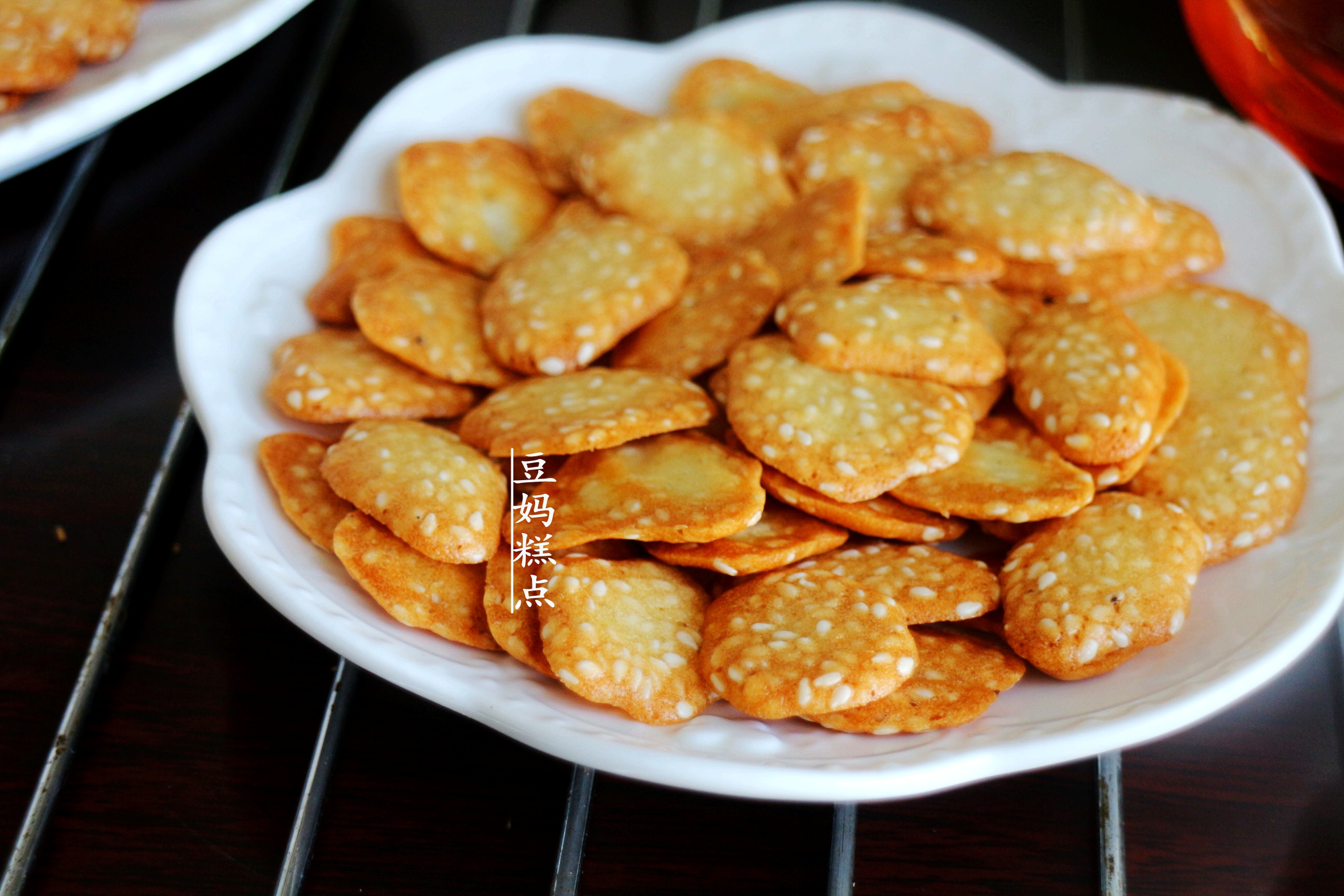 芝麻薄饼怎么做才酥脆,简单又好吃的芝麻薄饼做法