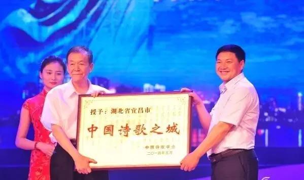 在宜昌的路上最美的风景,去感受大宜昌的美