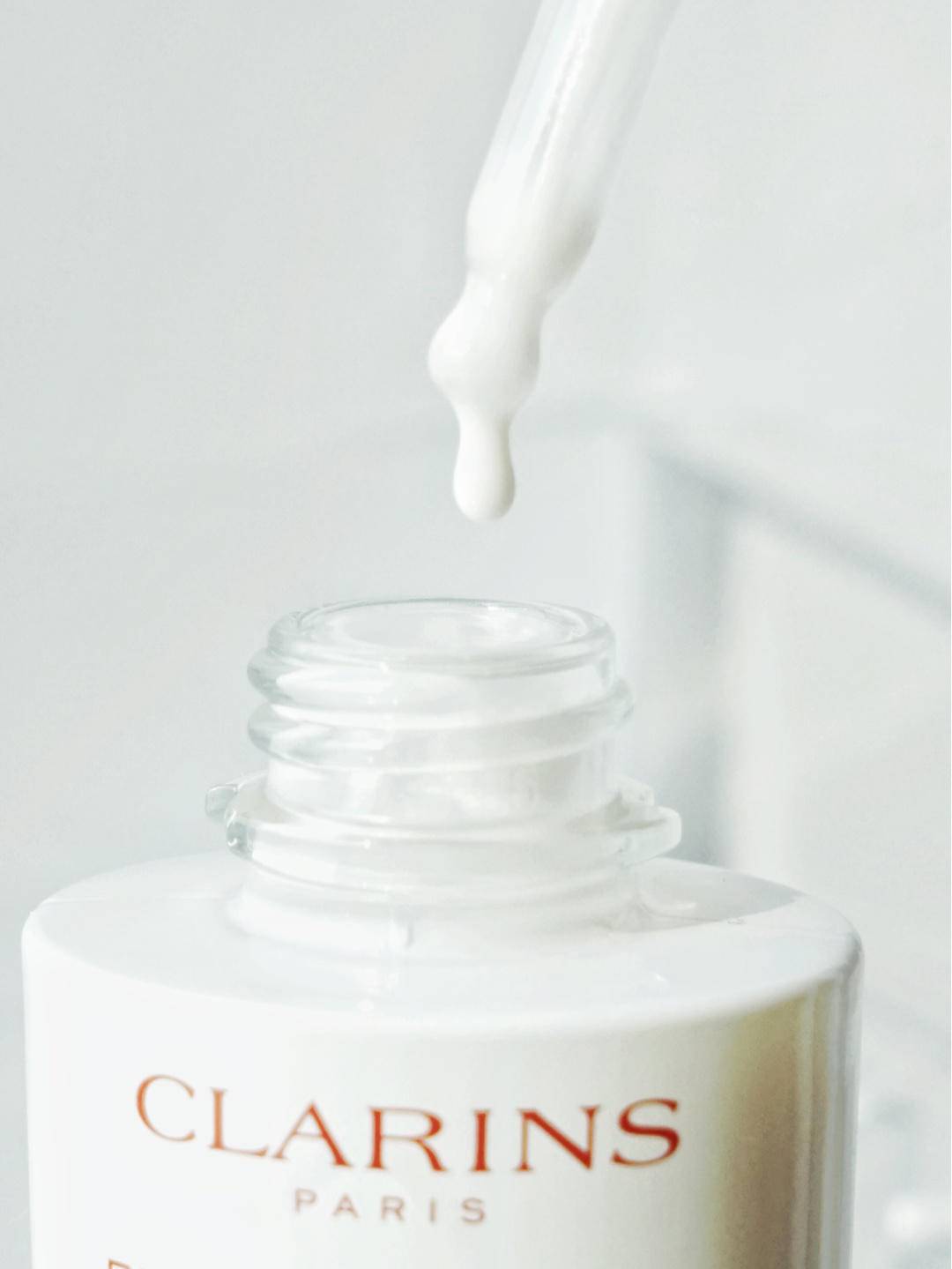 一直在美白却越来越黑的原因,为什么用了美白精华反而黑了