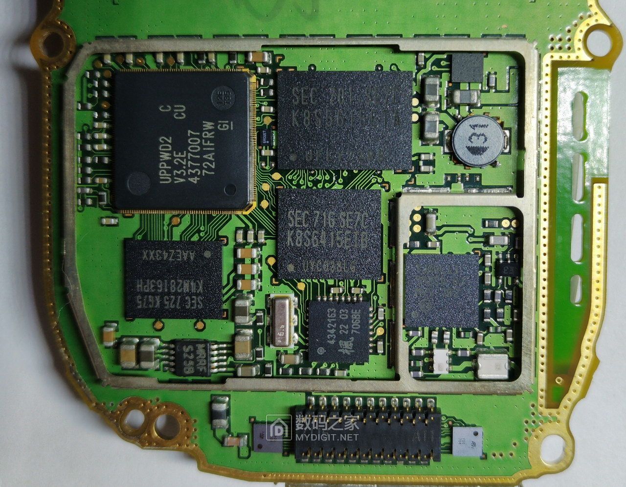 十五年前的直板机皇诺基亚NOKIA7610拆解，时代艳惊四座的设计！