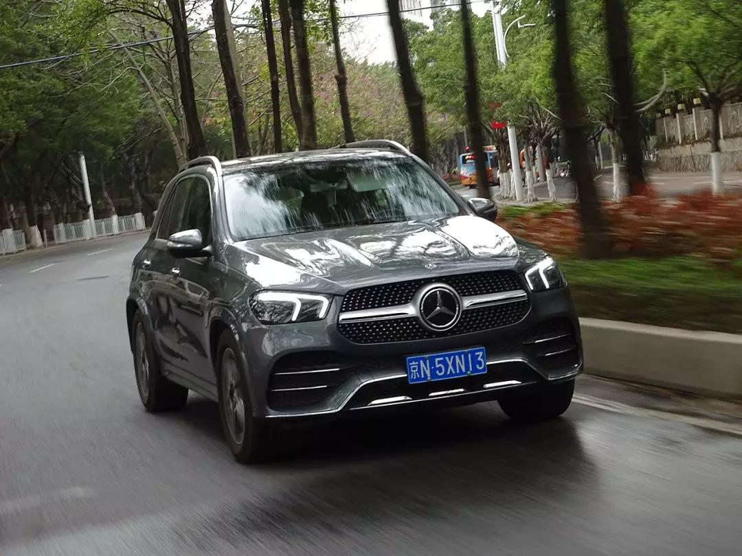 奔驰gle轿跑深度试驾评测,奔驰gle350和450哪个销量好