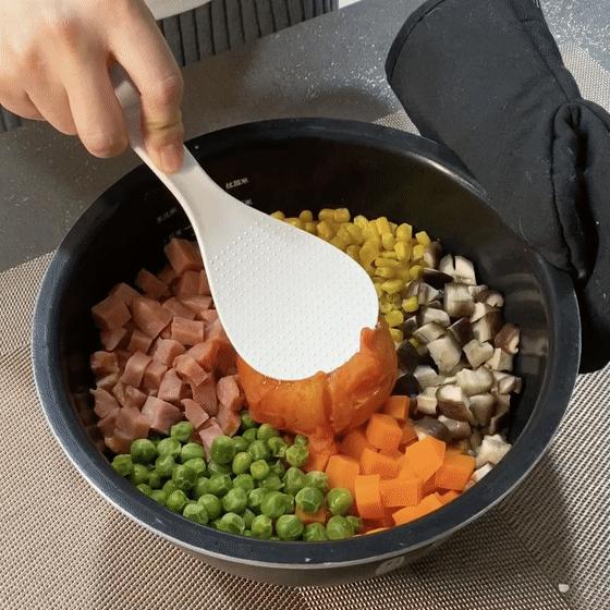 整个朋友圈都在刷《动森》，而我却爱上了在厨房刷锅