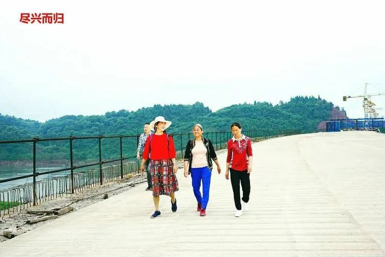 沅陵二桥游览风光美景,观湖南省博物馆有感简短