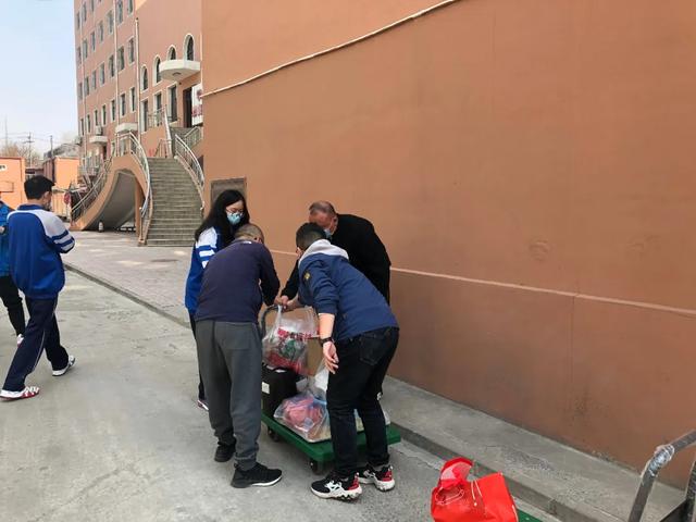 尽心尽力做好你们的“守护神”——太原十九中