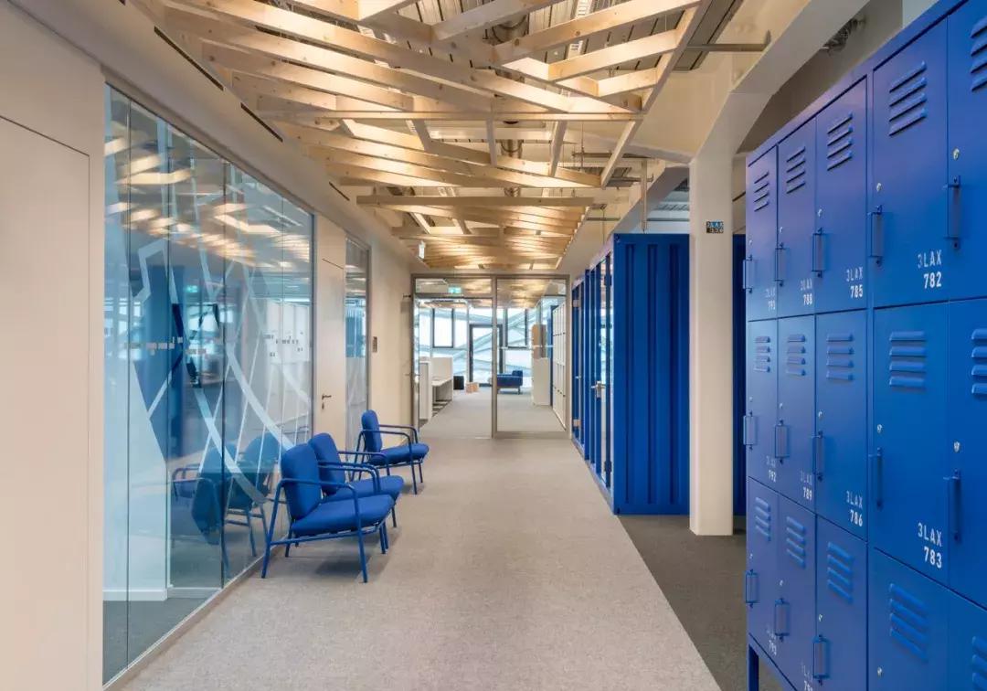 adidas总部照片,adidas总部上班