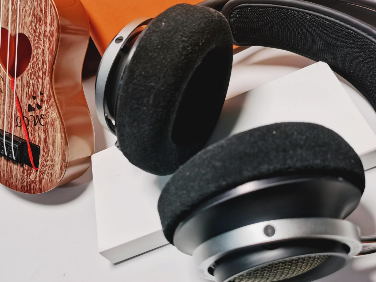 飞利浦旗舰头戴耳机,飞利浦9500和x1s哪个更好