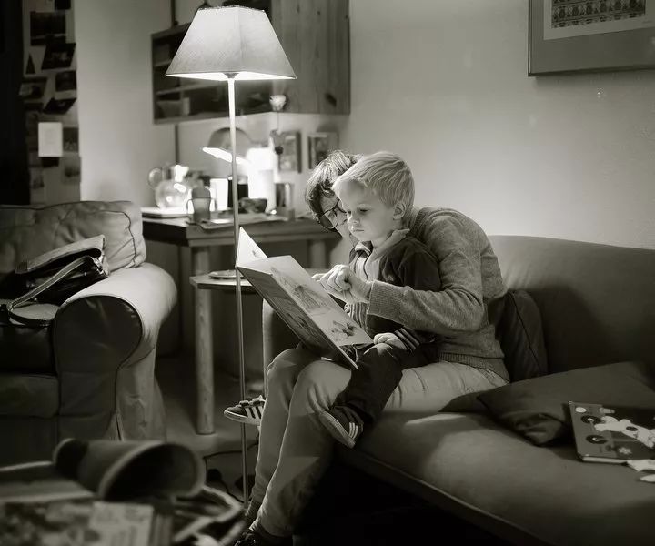 孩子比赛没拿到奖品怎么安慰,宝宝比赛没有拿到奖状嚎啕大哭