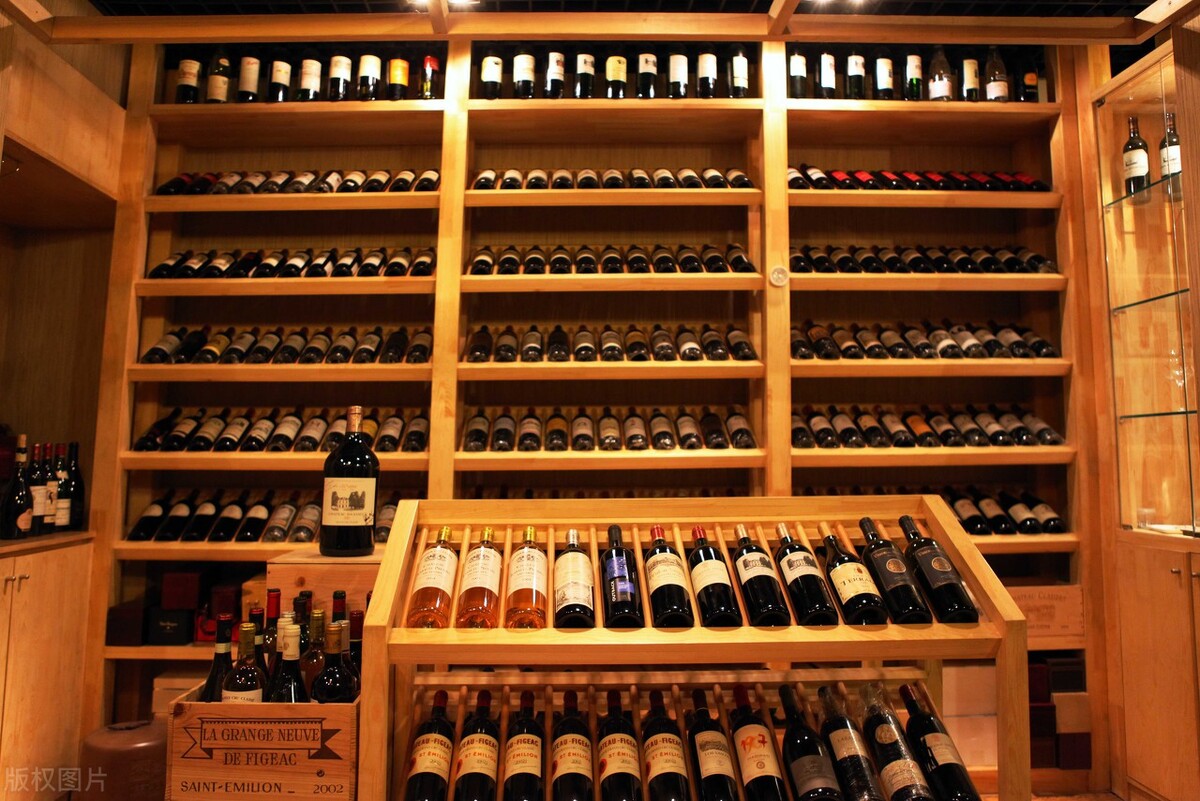 拉菲红酒相当于哪个档次,拉菲红酒价格和成分