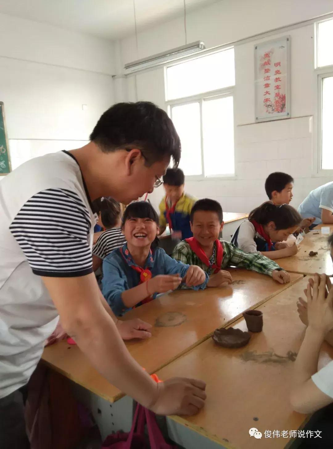 泥巴里的童年故事,泥巴里的童年视频大全