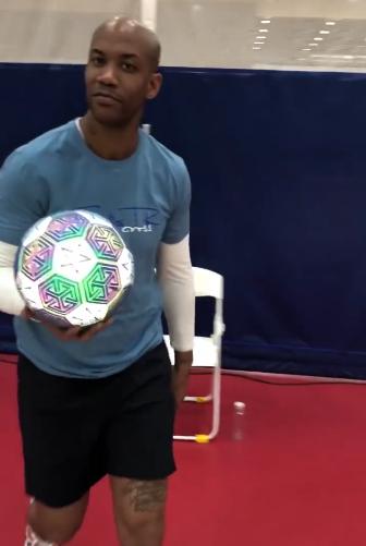 马布里超远三分,马布里经典过人惊呆奥尼尔