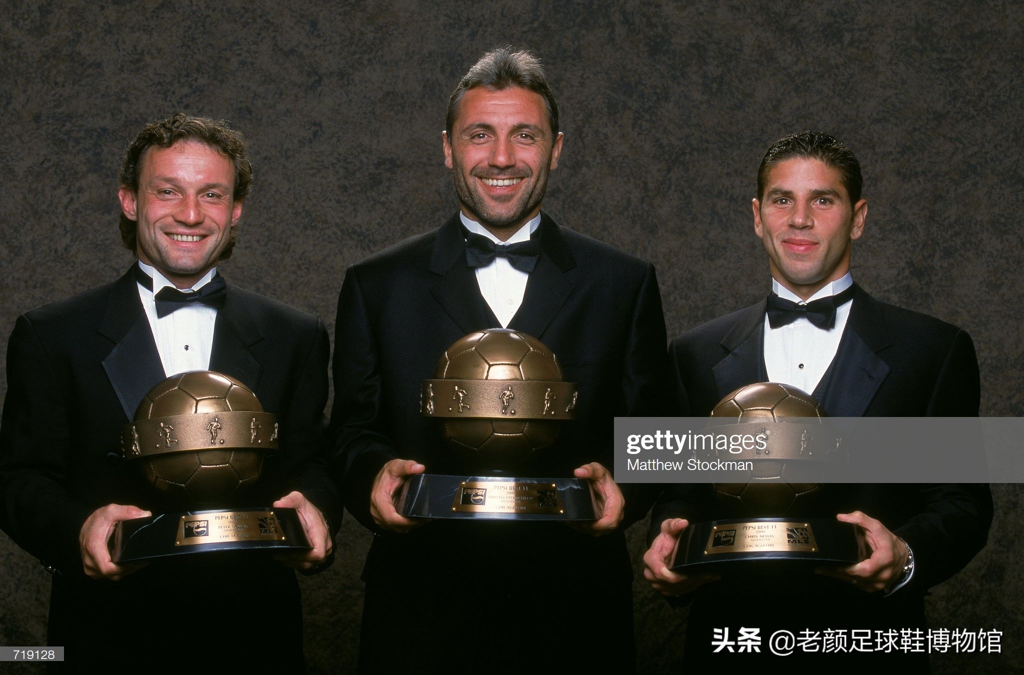 被终身禁赛的共产主义球王，最痛恨皇马的巴萨巨星曾经当过炊事员