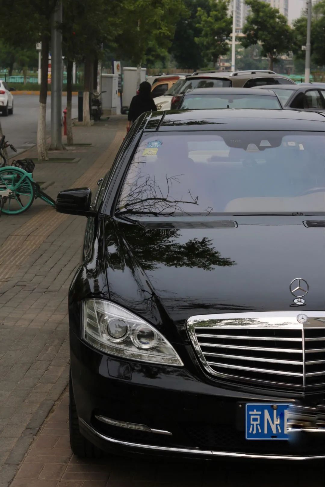 奔驰w221升级新款w222s450外观,老款奔驰w211e260翻新整备