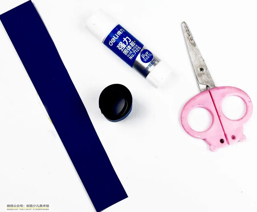 儿童画各种颜色的鱼,三角形鱼儿儿童画