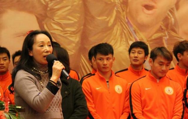 中国十大女老板身价,中国足坛两大美女老板