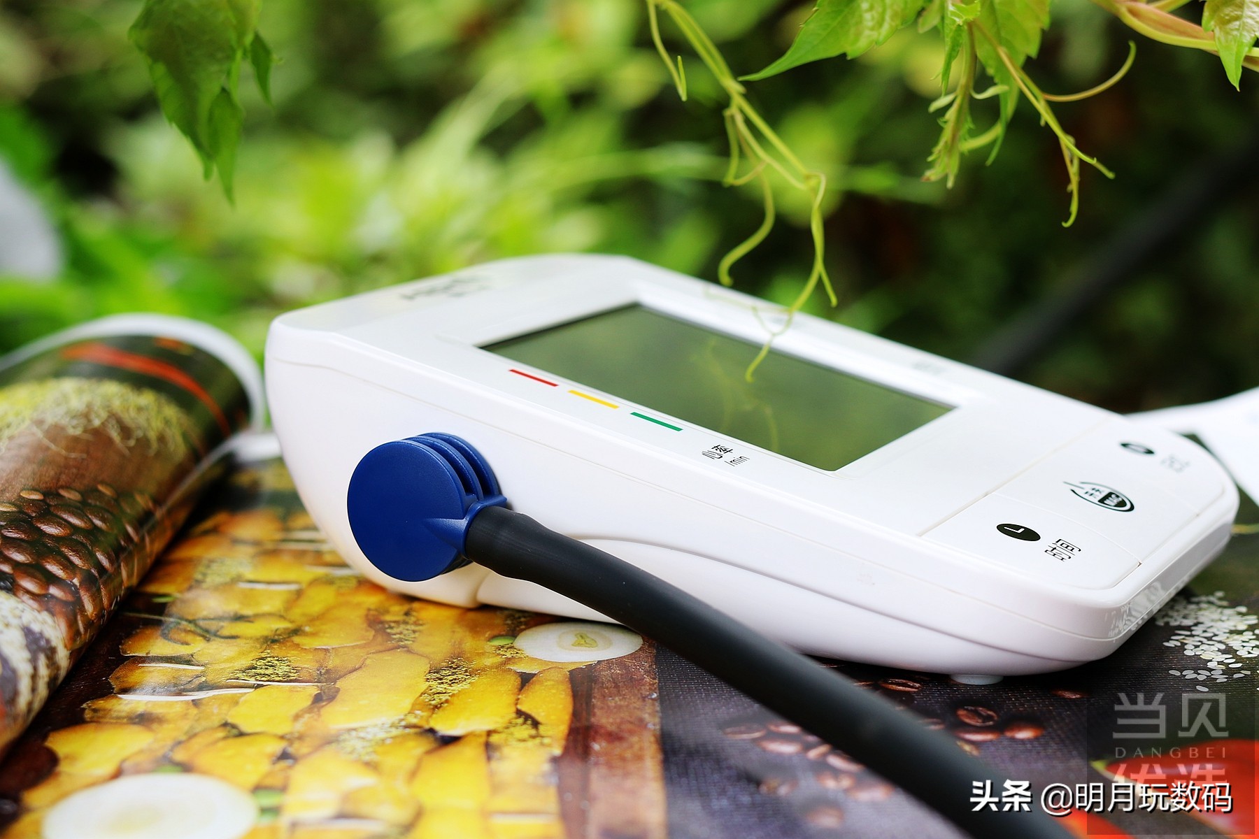 心电血压实时监护仪,随时测血压特别方便