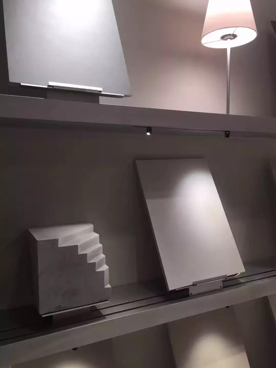 米兰展极简灯,米兰展惊艳的设计