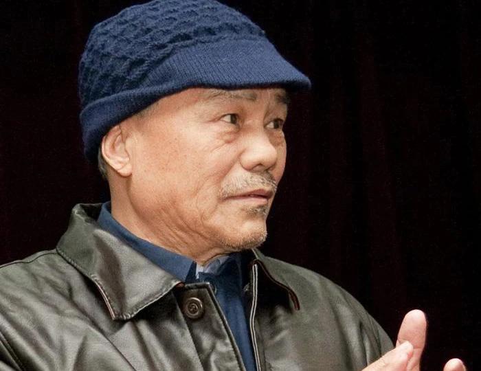 廉吏于成龙李万年版免费观看,一代廉吏于成龙个人简历