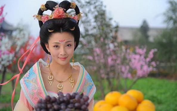 杨玉环墓地考古发掘视频,真实的考古学家挖出杨玉环的棺材