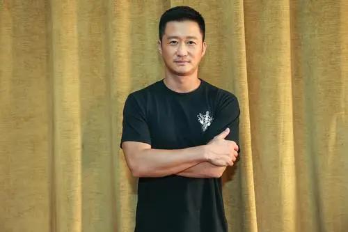 吴京零片酬助演汶川地震改编电影,吴京救灾真实照片