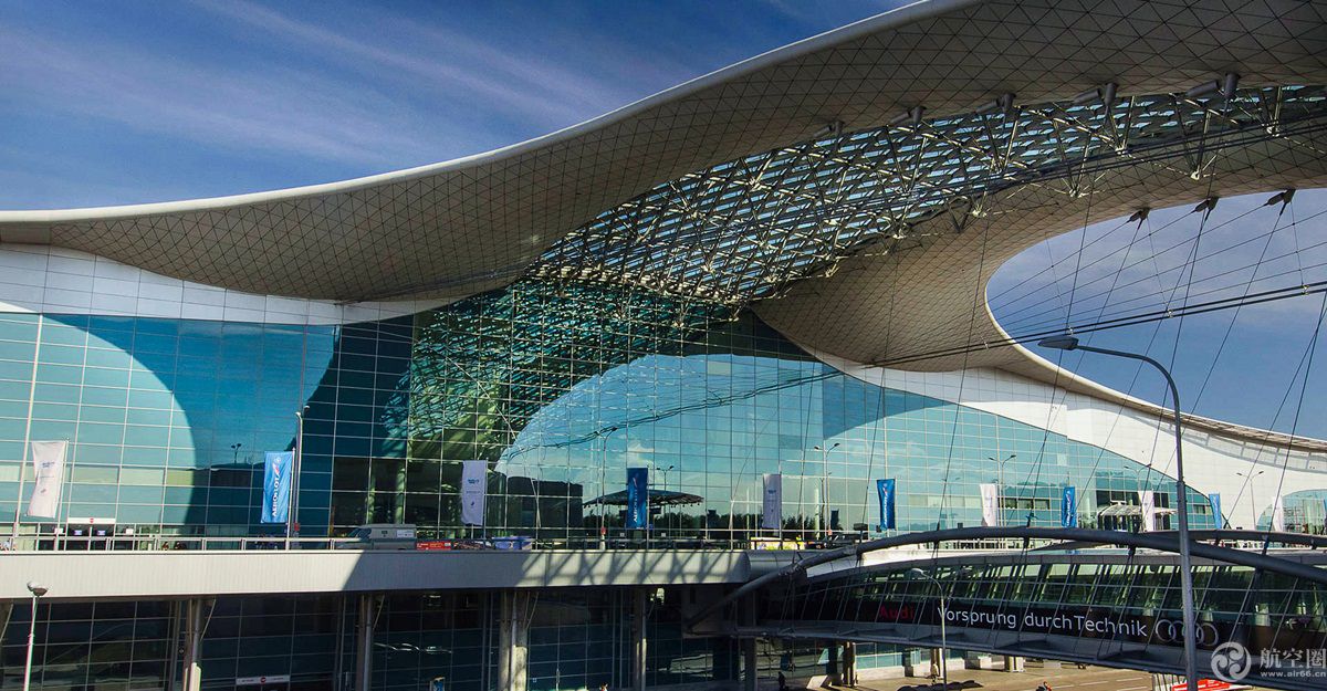 俄一乘客欲带手雷上飞机,俄罗斯飞机被导弹击中安全着陆