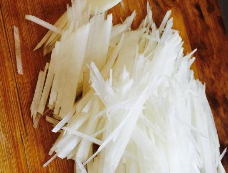 鲫鱼汤的正确做法不煎,鲫鱼汤怎么煎鱼皮不破