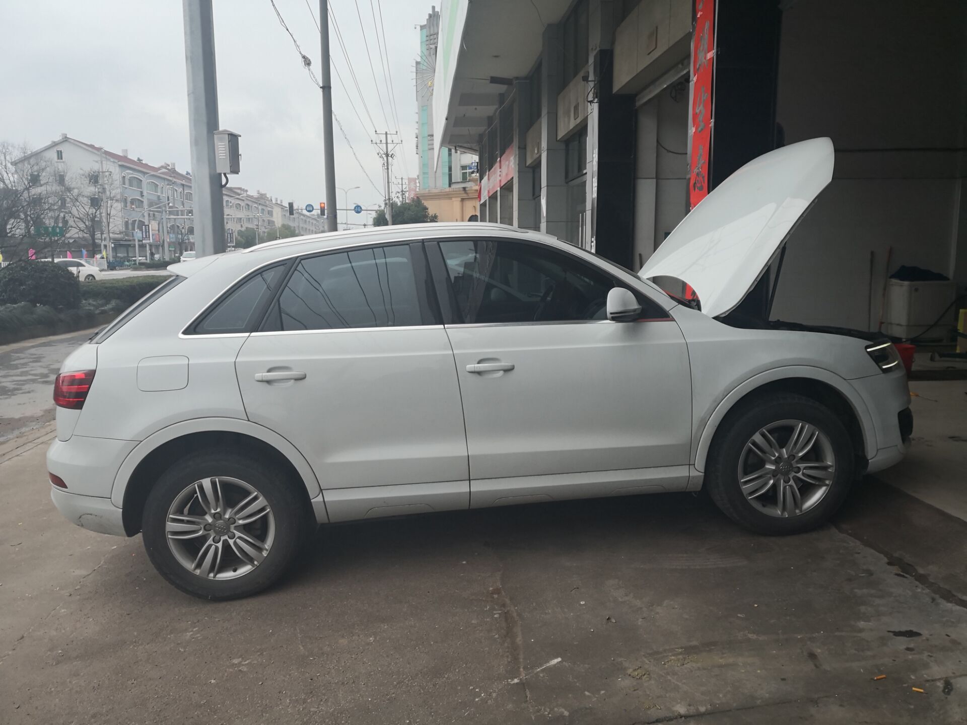 奥迪q3轿跑版烧机油吗,19款奥迪q3会烧机油吗