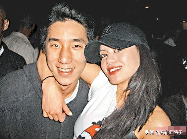 璞棬鍐嶈捣椋庝簯,棣欐腐璞棬涓変唬鍚嶅獩