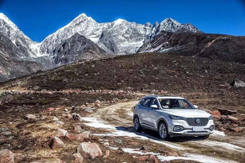 名爵hs的初见荷尔蒙suv到底是什么,对比体验新款名爵hs