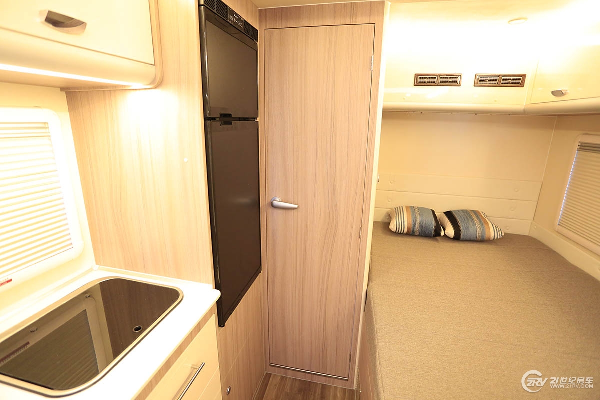 中天房车新季风畅游款,最新版的大通t型房车价格