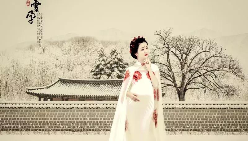 冬日里的漂亮准妈妈