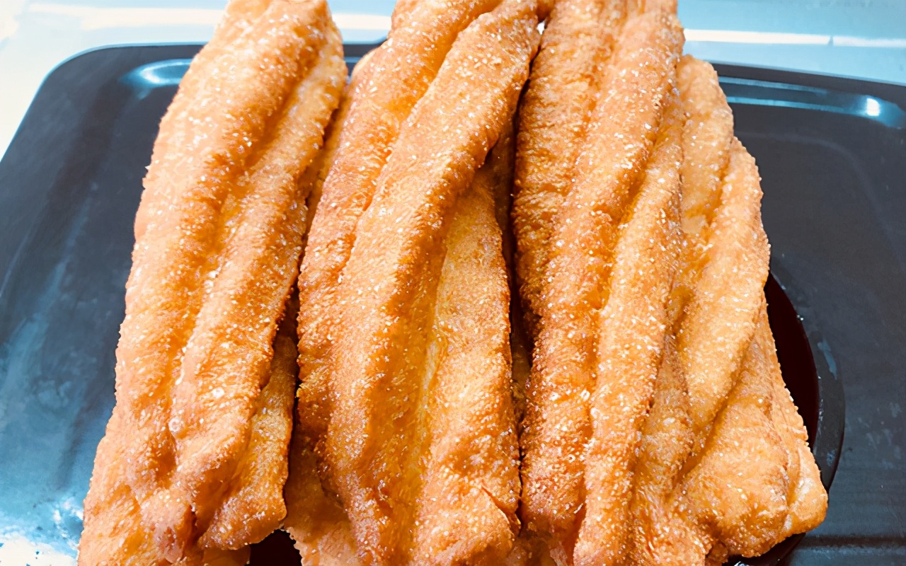 蓬松酥脆空心小油条,小油条蓬松酥脆不加水方便简单
