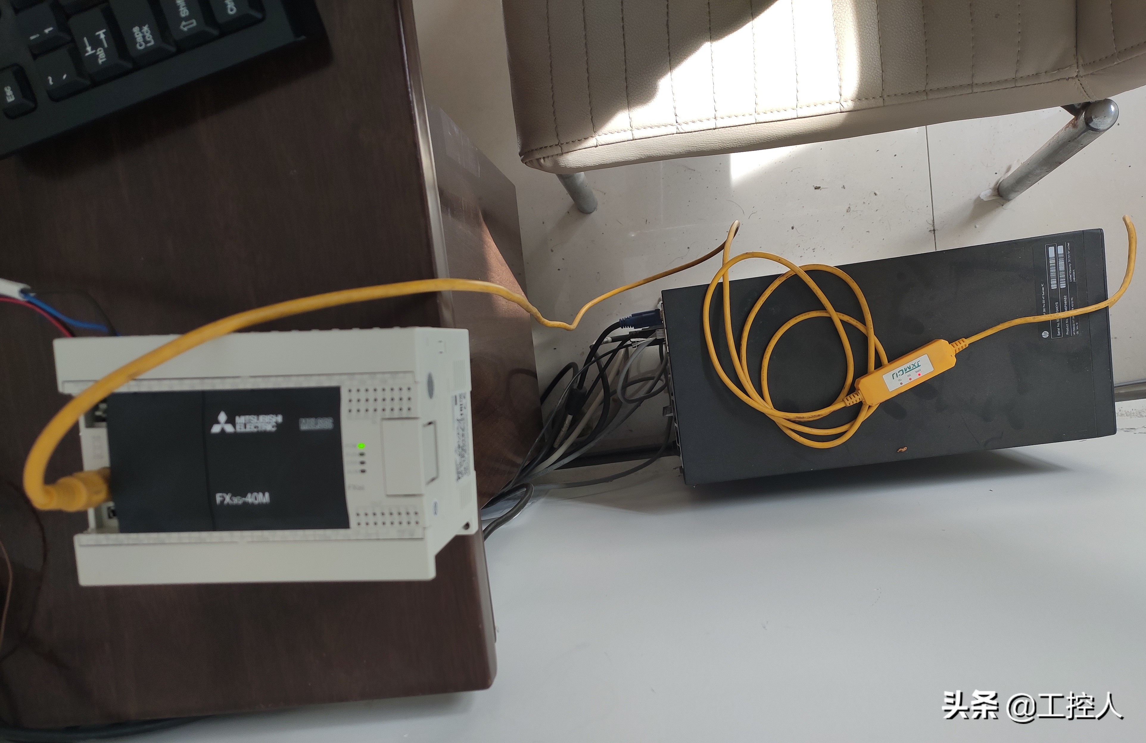 触摸屏模拟运行怎么控制plc程序,plc仿真和触摸屏仿真通讯