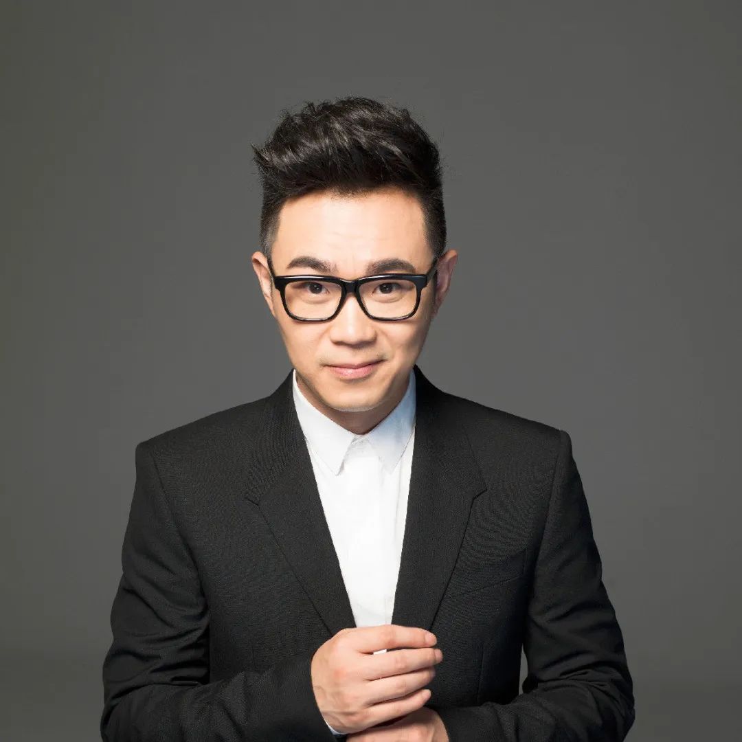 董成鹏电影作品屌丝男士票房,屌丝男士董成鹏歌厅与男人跳舞