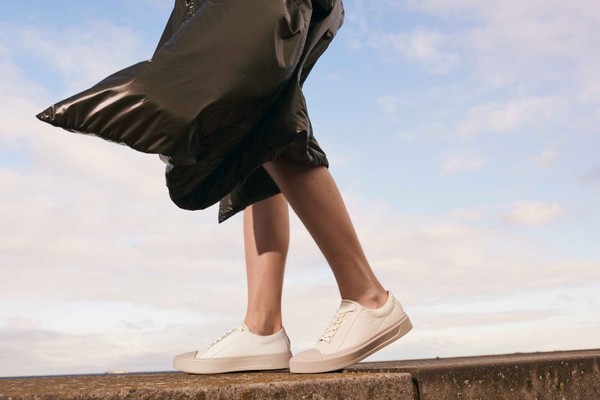 健身鞋女款2022新款百搭潮流,减震跑步鞋女款boost底