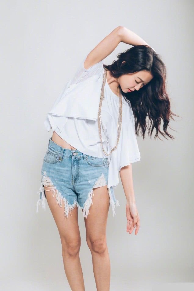 薛凯琪绿色蝴蝶结发型教程,薛凯琪麻花辫