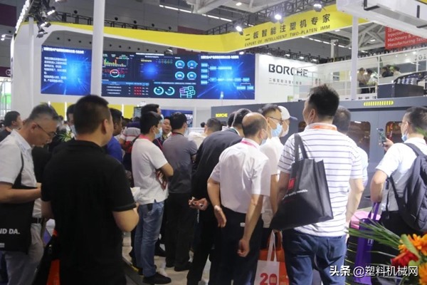 博创注塑机自动化生产视频,博创创业智能注塑